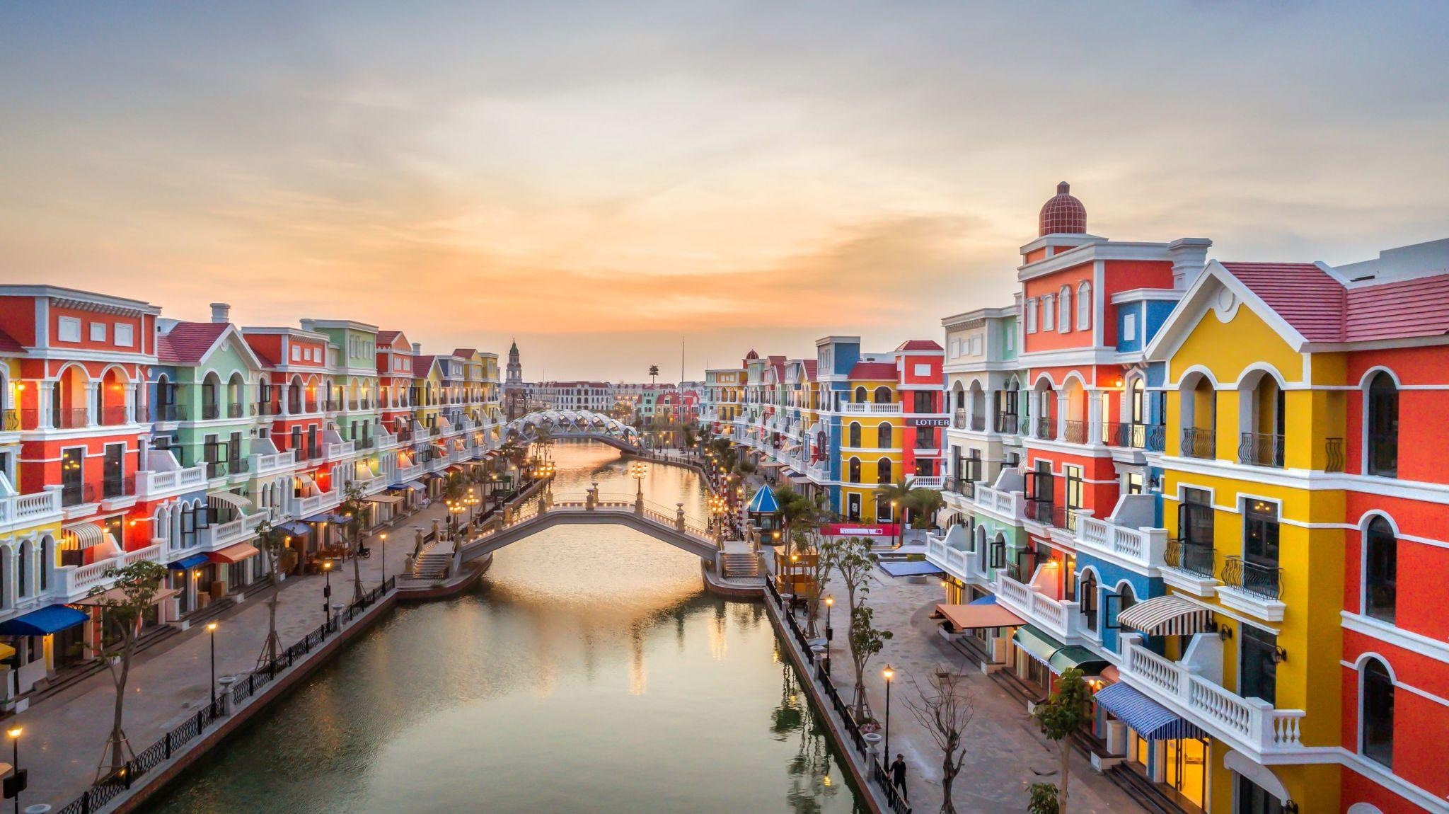 Booking flights and accommodations in advance often helps travelers secure the best deals